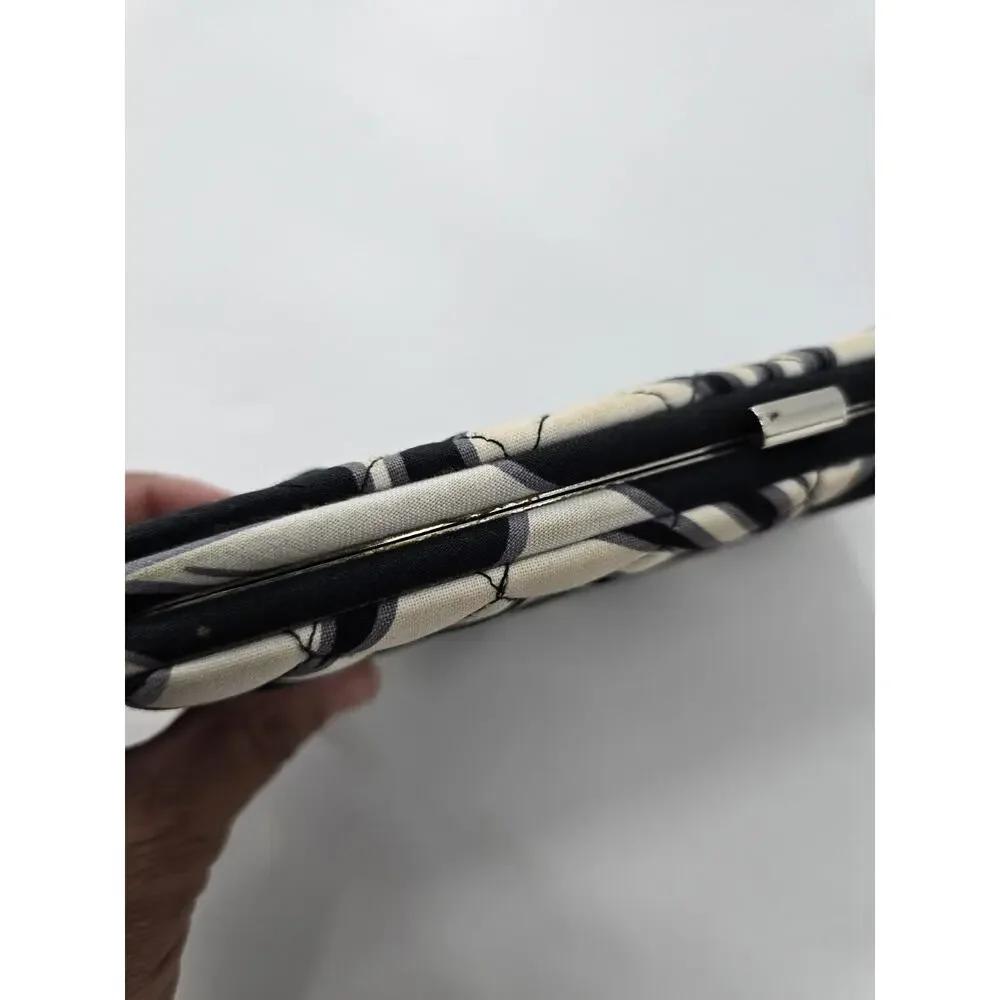 Vera Bradley Floral Black & White Zip Close Wallet Clutch Wrist Strap‎ - Picture 12 of 12